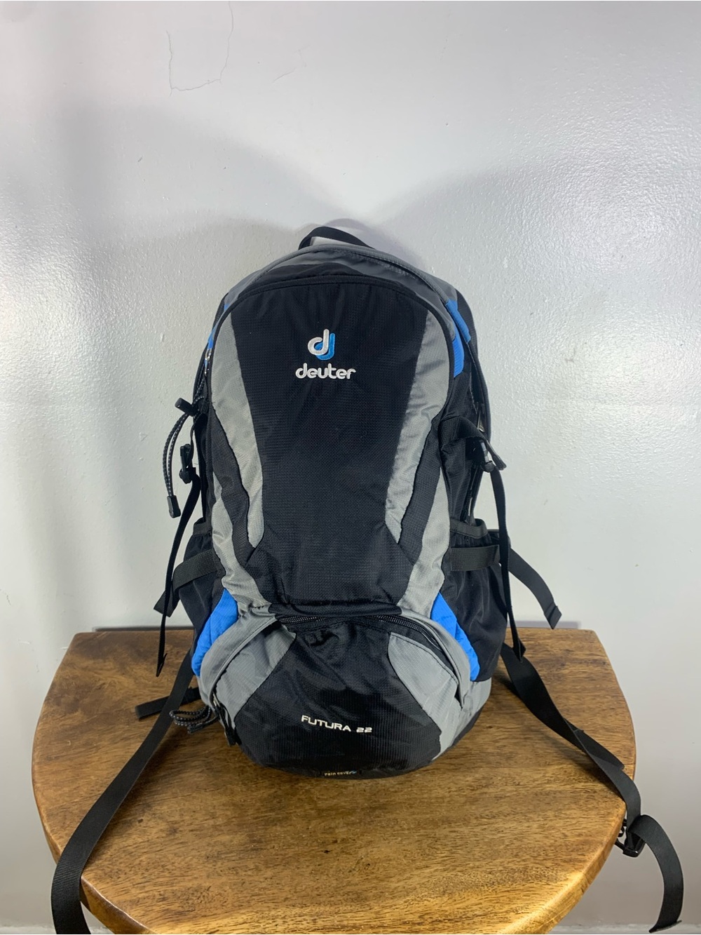 Deuter  hiking backpack unisex